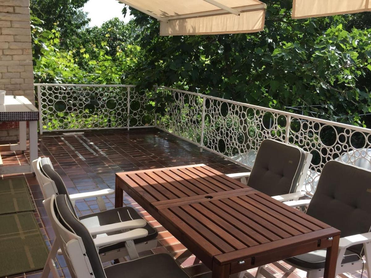 Domic ,Two Bedrooms Whit Large Terrace Njivice Exterior foto